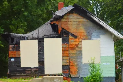 Board Up from Fire Damage row 1 - VersaPro