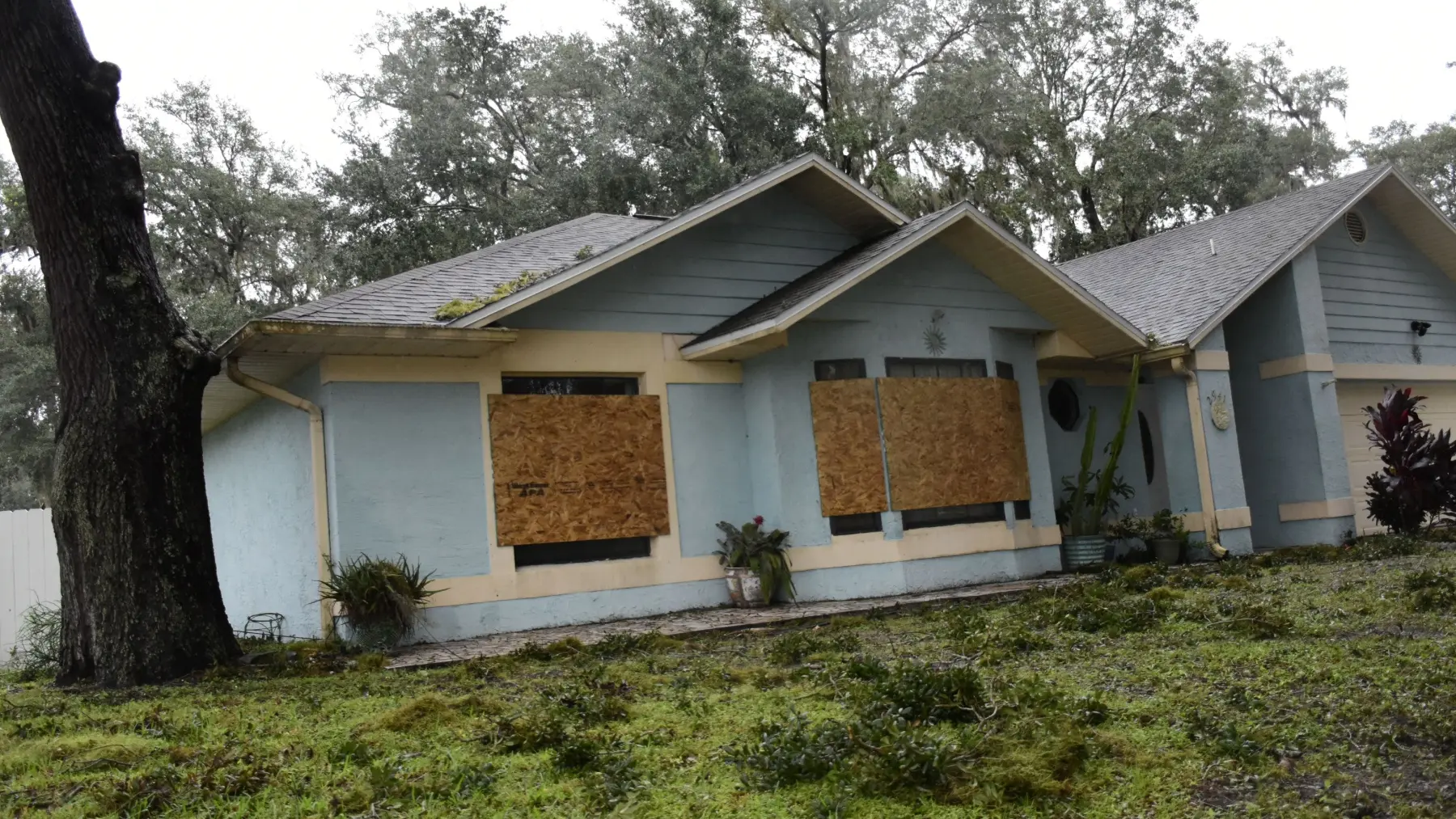 Board Up from Storm Damage hero - VersaPro